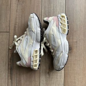 Women’s Nike Zoom Air Fire 'Coconut Milk’ size 7.5